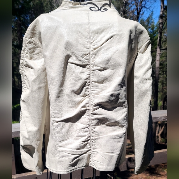 New York & Co. Vegan leather white/cream jacket szXL - Picture 5 of 7